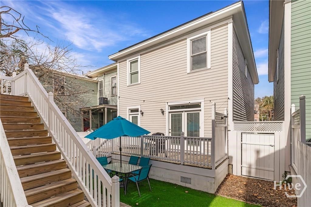 Image 27 of property listing at 409 E Park Avenue, Savannah, GA 31401