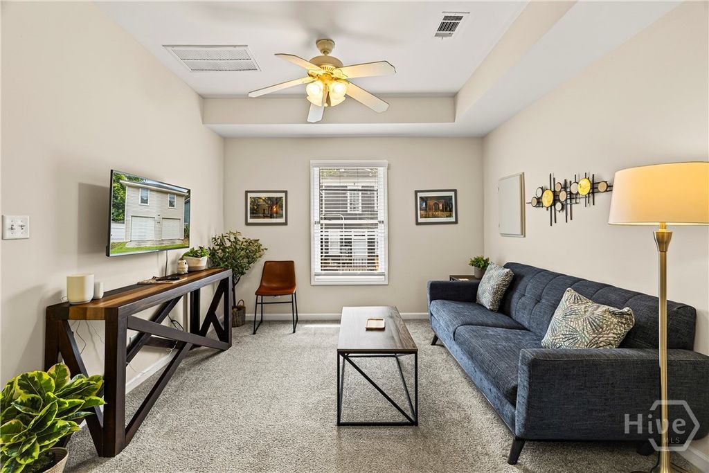 Image 31 of property listing at 409 E Park Avenue, Savannah, GA 31401