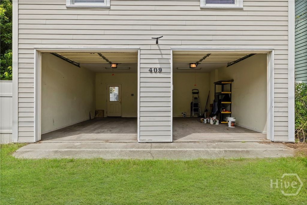 Image 40 of property listing at 409 E Park Avenue, Savannah, GA 31401