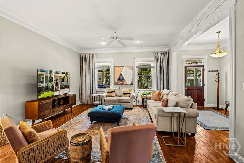 Image 8 of property listing at 409 E Park Avenue, Savannah, GA 31401