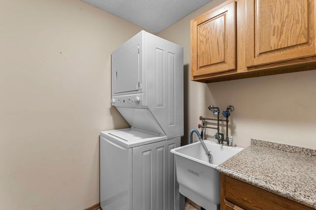 20 Windsor Lane 304A, New Brighton, MN 55112