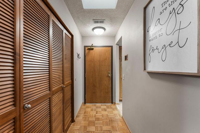 20 Windsor Lane 304A, New Brighton, MN 55112