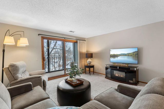 20 Windsor Lane 304A, New Brighton, MN 55112