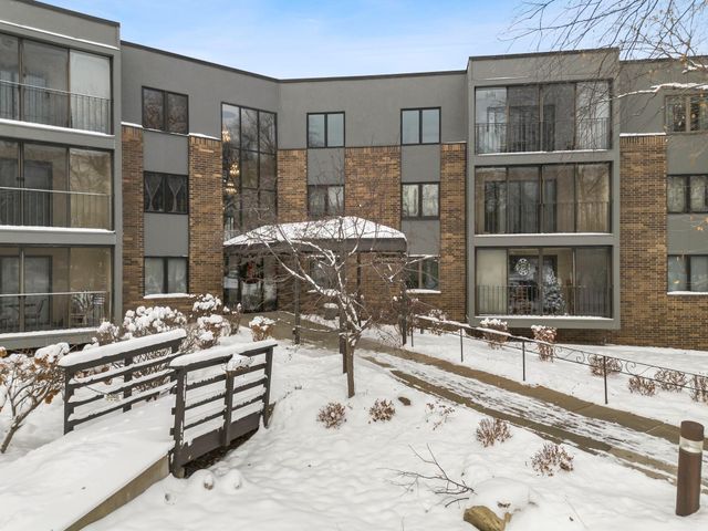 20 Windsor Lane 304A, New Brighton, MN 55112