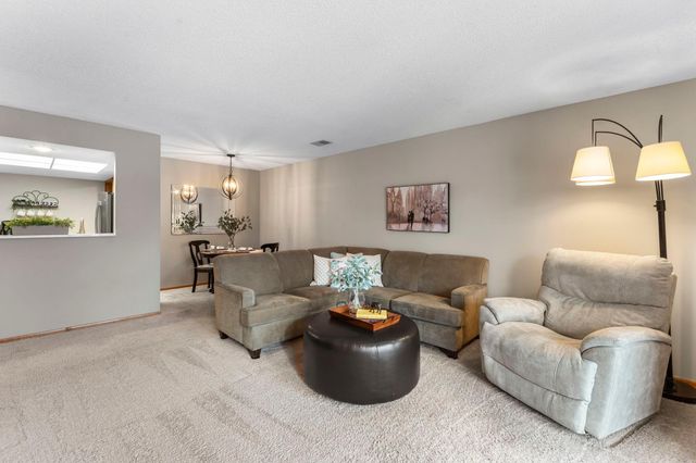 20 Windsor Lane 304A, New Brighton, MN 55112