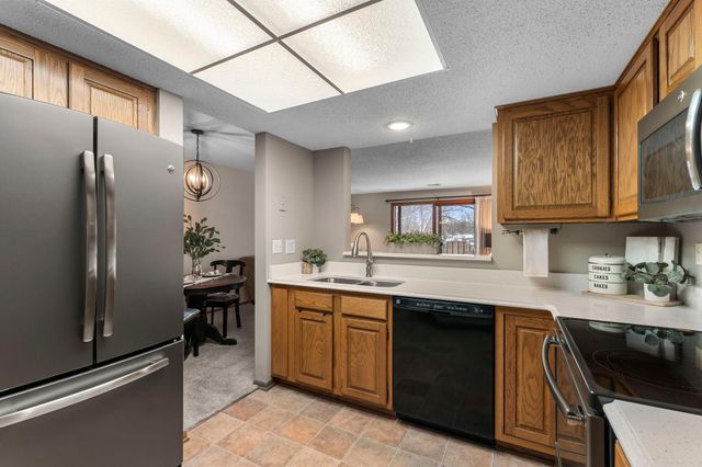 20 Windsor Lane 304A, New Brighton, MN 55112