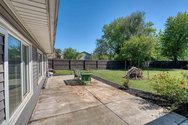 613 N First Street, Boonville, IN 47601