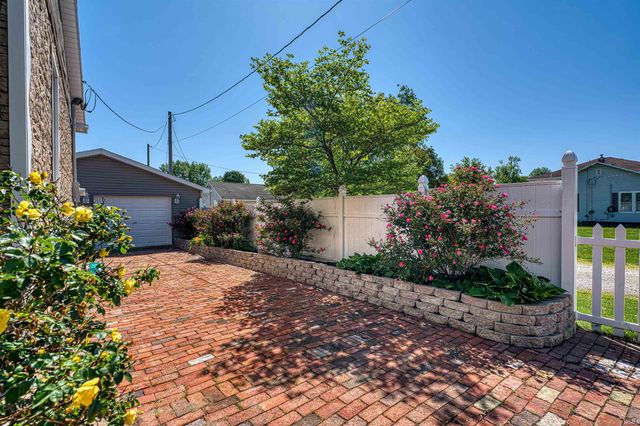 613 N First Street, Boonville, IN 47601