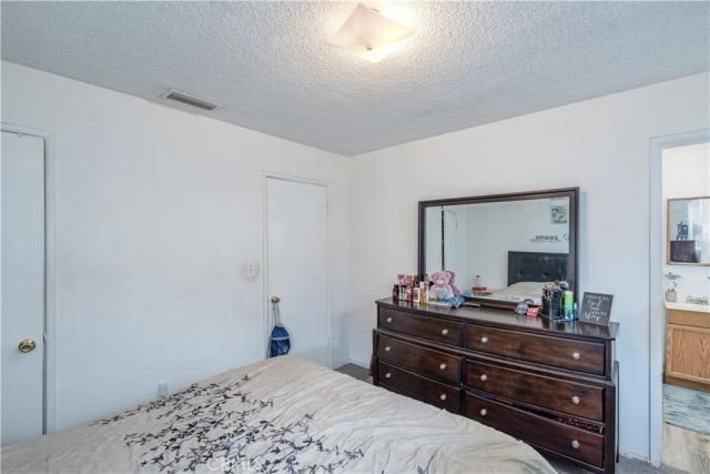 10921 Walnut, Los Alamitos, CA 90720