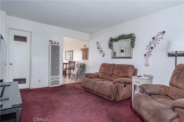 10921 Walnut, Los Alamitos, CA 90720