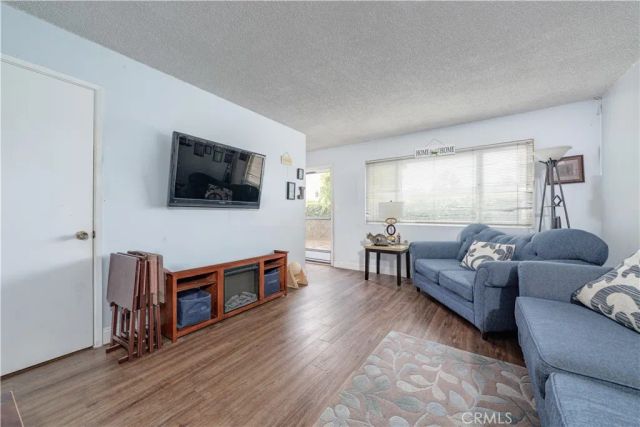 10921 Walnut, Los Alamitos, CA 90720
