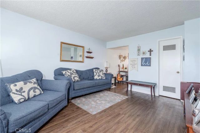 10921 Walnut, Los Alamitos, CA 90720