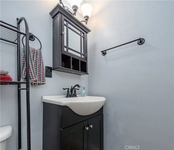 10921 Walnut, Los Alamitos, CA 90720