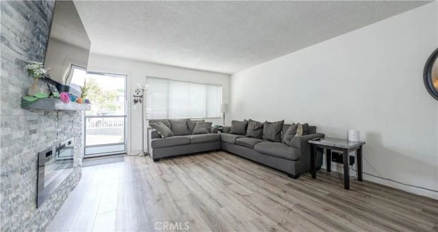 10921 Walnut, Los Alamitos, CA 90720