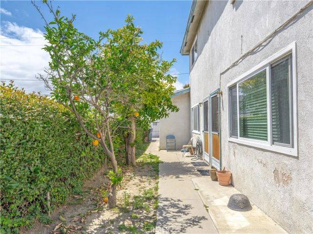 10921 Walnut, Los Alamitos, CA 90720