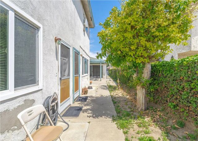 10921 Walnut, Los Alamitos, CA 90720