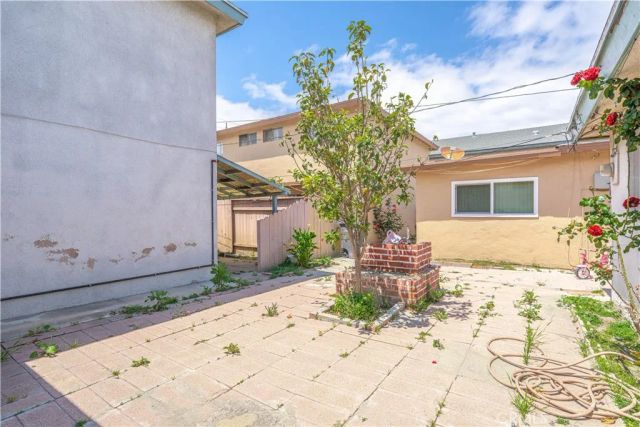 10921 Walnut, Los Alamitos, CA 90720