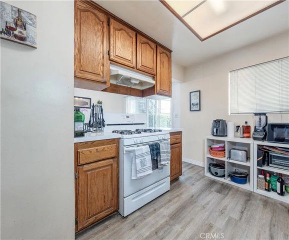 10921 Walnut, Los Alamitos, CA 90720