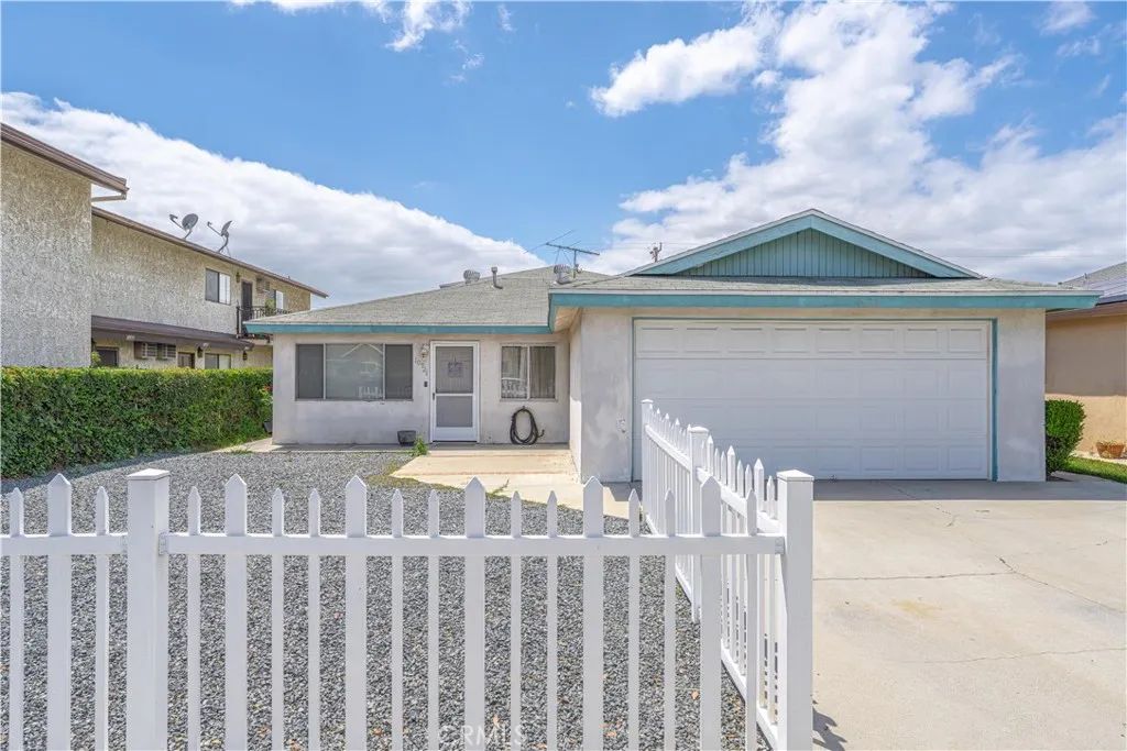 10921 Walnut, Los Alamitos, CA 90720
