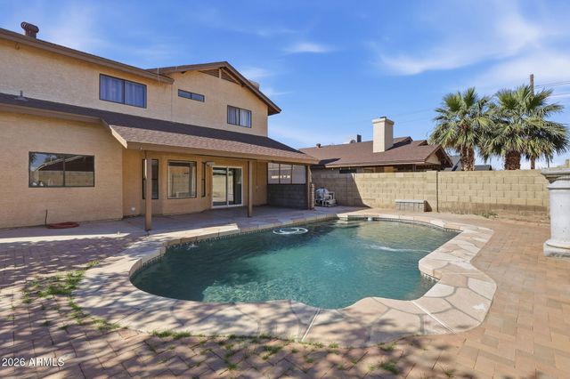 7888 W WINDSOR Boulevard, Glendale, AZ 85303