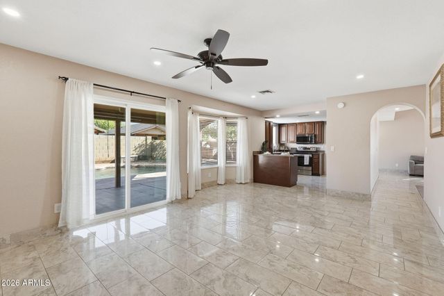 7888 W WINDSOR Boulevard, Glendale, AZ 85303