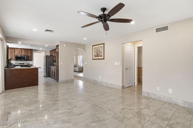 7888 W WINDSOR Boulevard, Glendale, AZ 85303