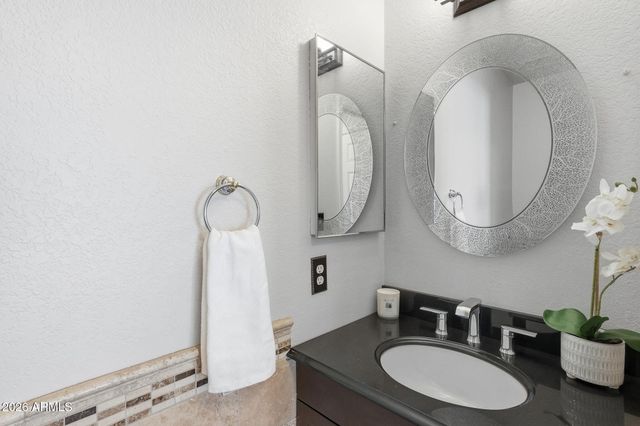 7888 W WINDSOR Boulevard, Glendale, AZ 85303