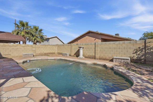 7888 W WINDSOR Boulevard, Glendale, AZ 85303