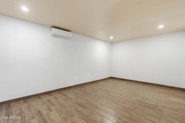 7888 W WINDSOR Boulevard, Glendale, AZ 85303