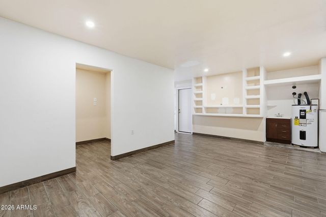 7888 W WINDSOR Boulevard, Glendale, AZ 85303