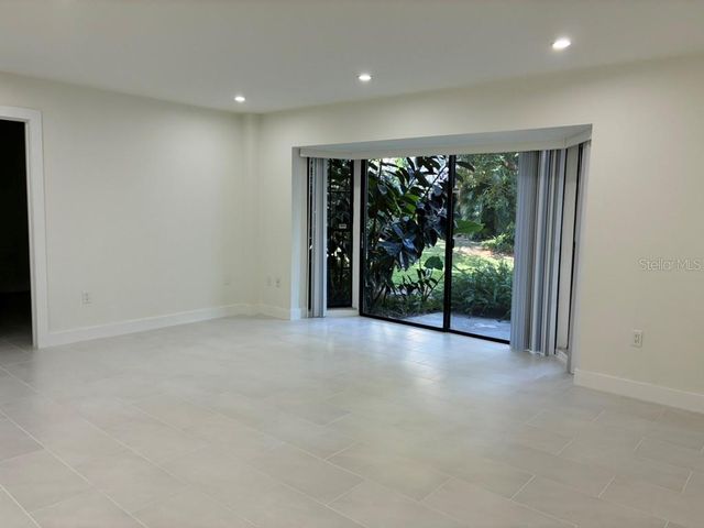 5999 VILLAGE CIRCLE 990, Orlando, FL 32822