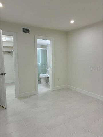 5999 VILLAGE CIRCLE 990, Orlando, FL 32822