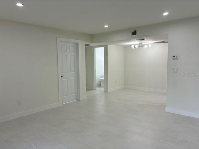 5999 VILLAGE CIRCLE 990, Orlando, FL 32822