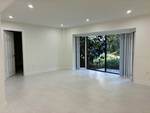 5999 VILLAGE CIRCLE 990, Orlando, FL 32822