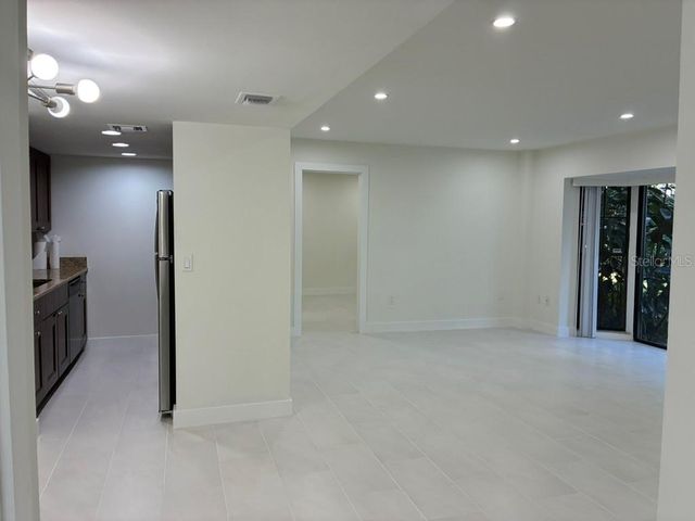 5999 VILLAGE CIRCLE 990, Orlando, FL 32822