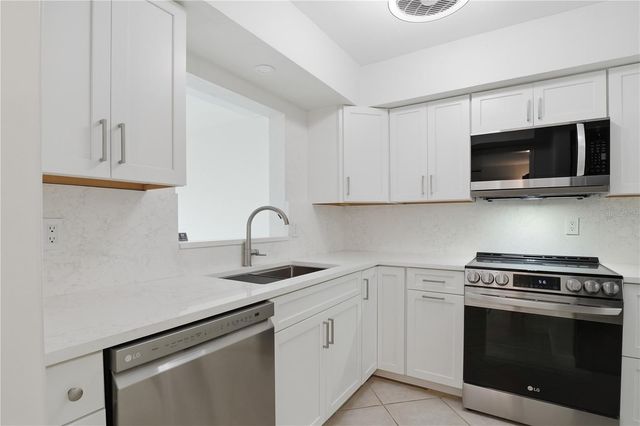 7860 PALM AIRE LANE 103, Sarasota, FL 34243