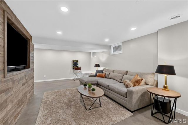 347 Oak Park Village Drive, Wildwood, MO 63040