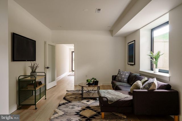 618 W KINGSLEY ST, Philadelphia, PA 19144