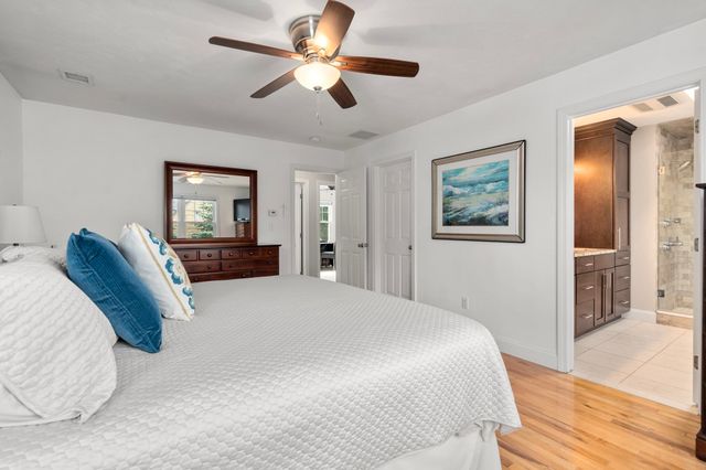 578 Randolph Ave, Milton, MA 02186