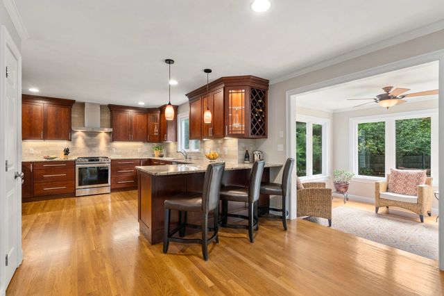 578 Randolph Ave, Milton, MA 02186