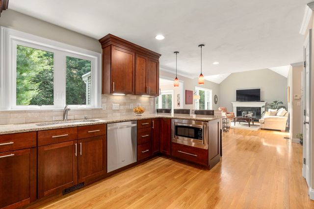 578 Randolph Ave, Milton, MA 02186