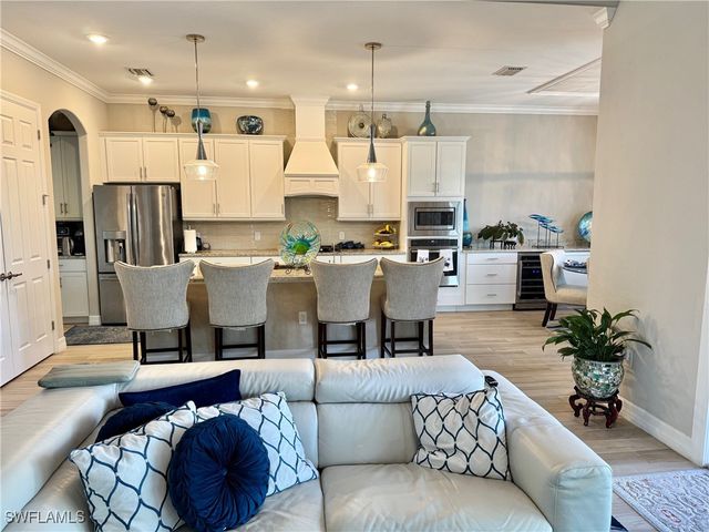 2115 Antigua LN, Naples, FL 34120