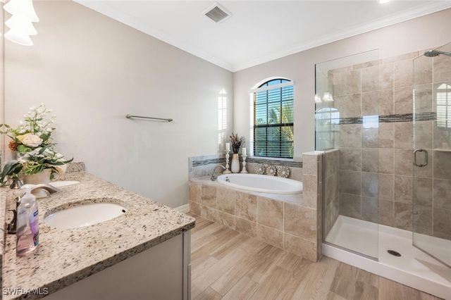 2115 Antigua LN, Naples, FL 34120