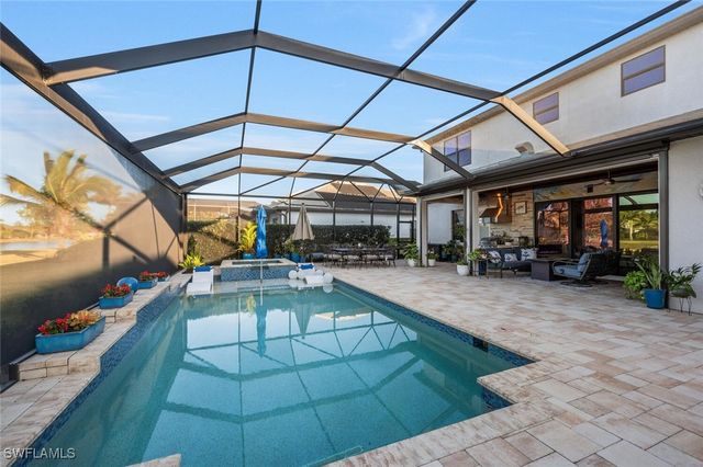 2115 Antigua LN, Naples, FL 34120