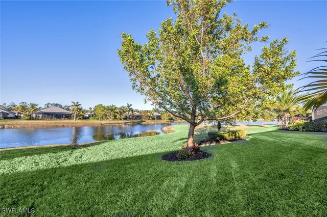2115 Antigua LN, Naples, FL 34120