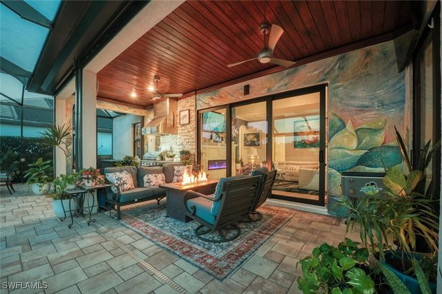 2115 Antigua LN, Naples, FL 34120