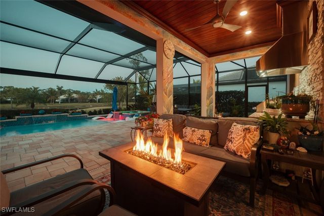 2115 Antigua LN, Naples, FL 34120