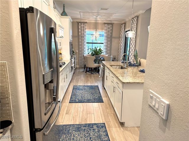 2115 Antigua LN, Naples, FL 34120