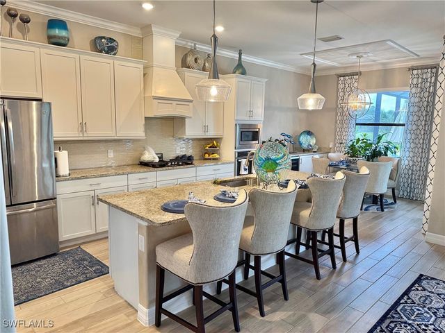 2115 Antigua LN, Naples, FL 34120