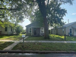537 NE Lake St, Topeka, KS 66616